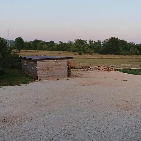 Western-appartements & Tipis In * Gračac